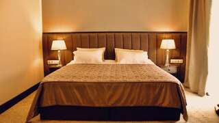 Отель Elea Old Tbilisi Hotel Тбилиси Двухместный номер Делюкс с 1 кроватью и балконом-9