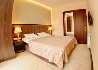 Отель Elea Old Tbilisi Hotel Тбилиси Двухместный номер Делюкс с 1 кроватью и балконом-14